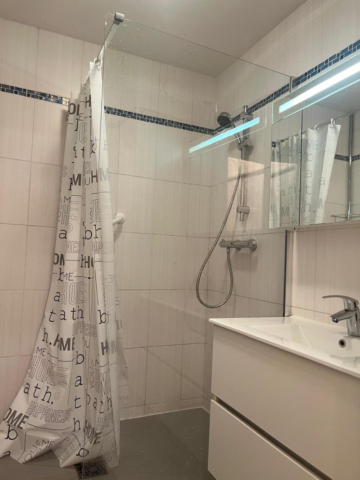 Champion Suites Sarcelles Exteriér fotografie