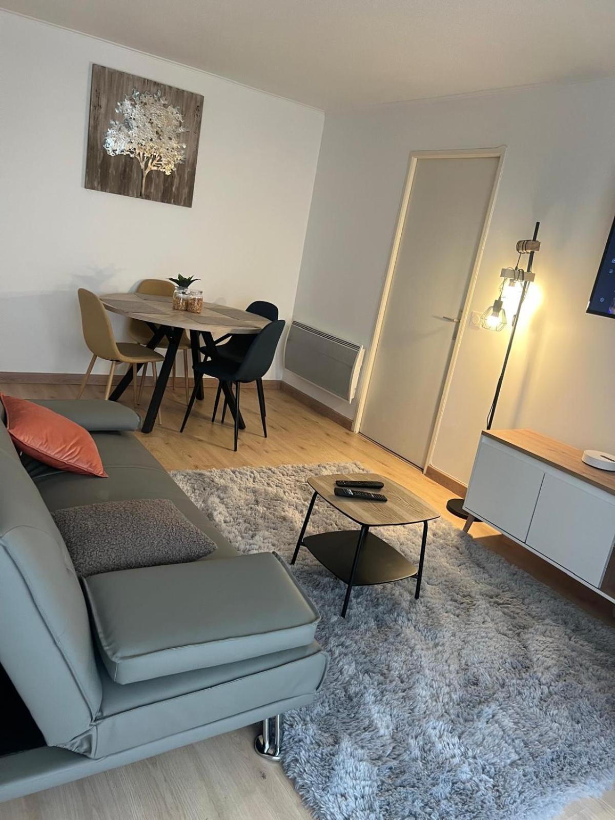Champion Suites Sarcelles Exteriér fotografie