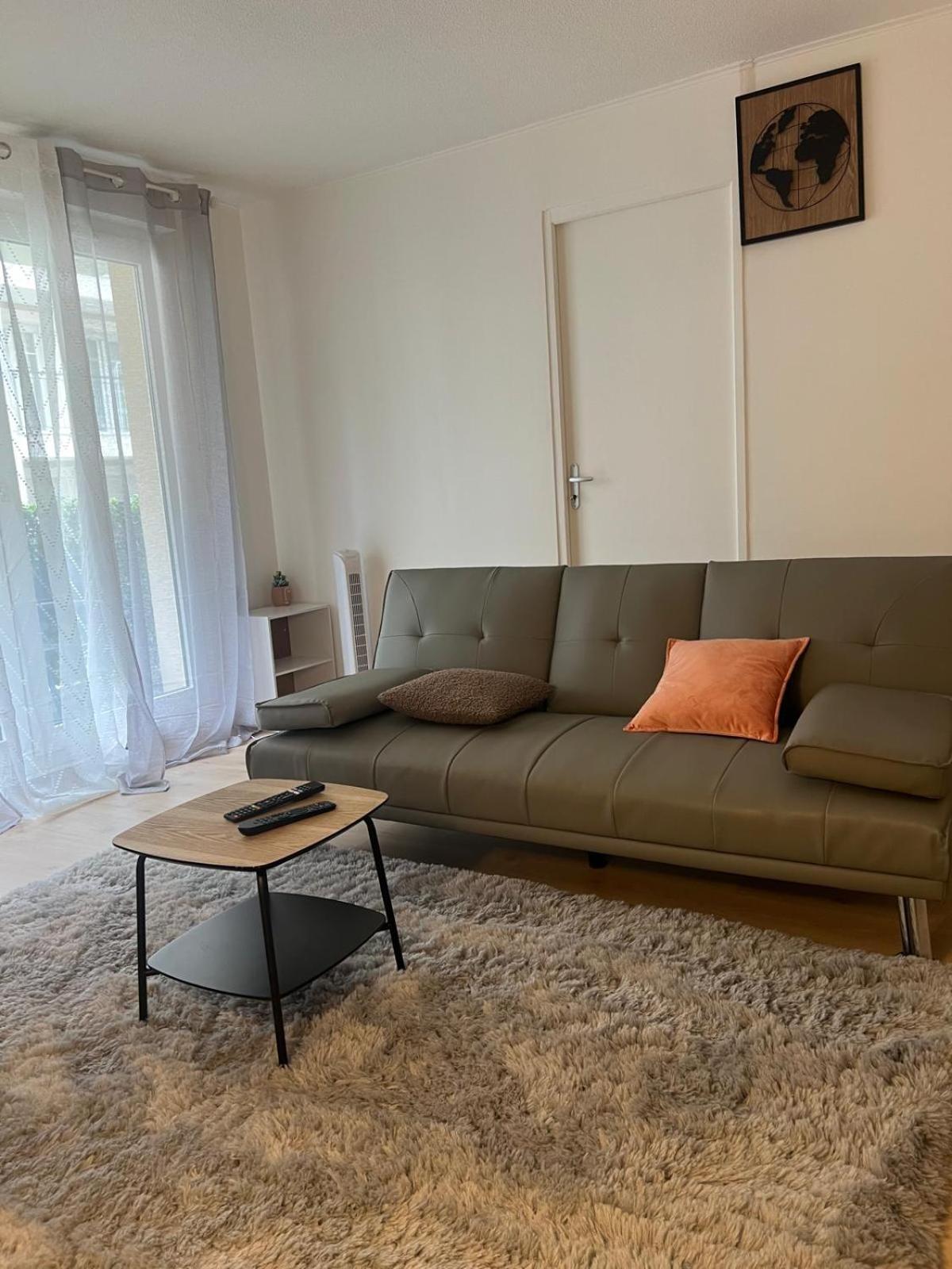 Champion Suites Sarcelles Exteriér fotografie