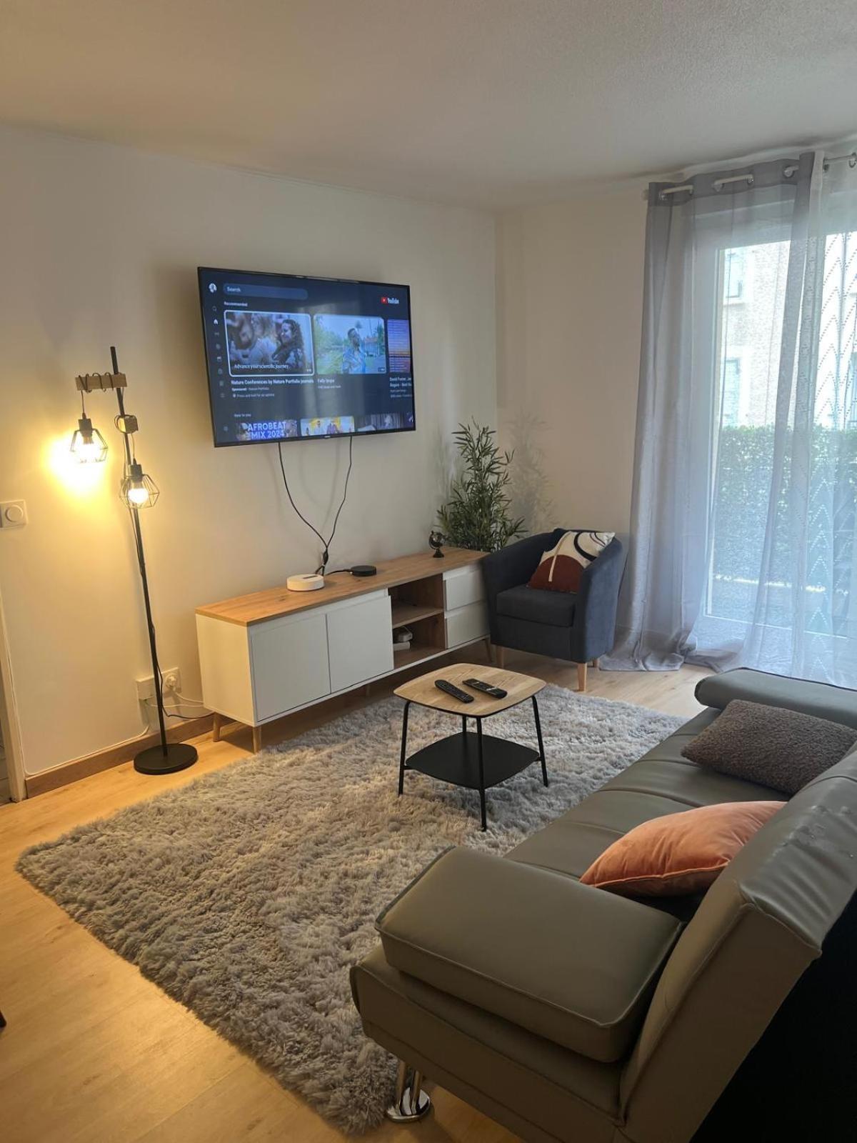 Champion Suites Sarcelles Exteriér fotografie